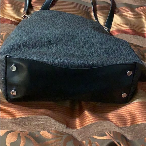 🎉SOLD🎉Michael Kors Bag - Picture 8 of 8